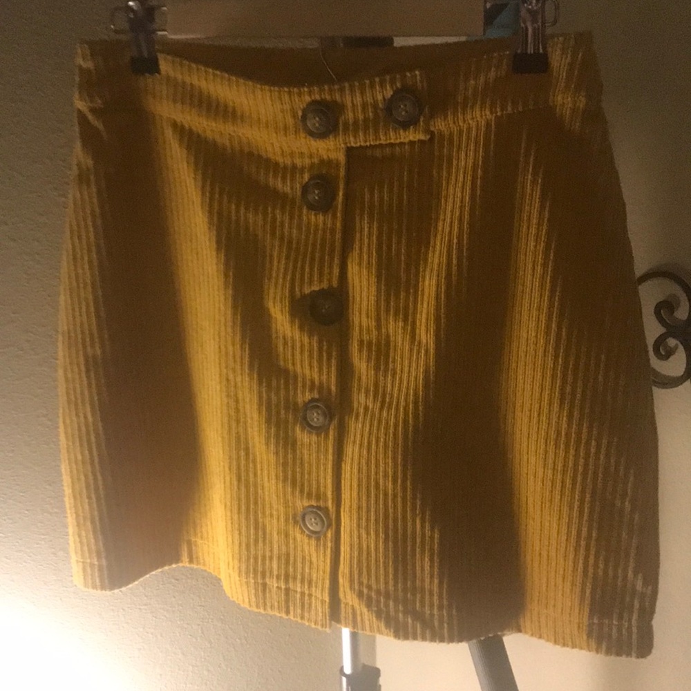 Mustard skirt